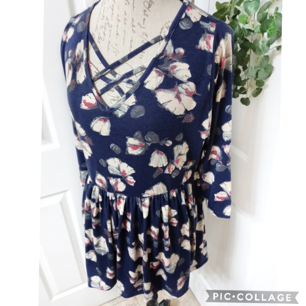 Loralette Blue Floral Cage Neck Tunic Top Size 1X